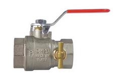 Mosadzný guľový ventil páka s odvodnením 1/2" FF, DN15 - Vypúšťací ventil 1/4" M + zátka 1/4" M k odvodňovacím ventilom | T - TAKÁCS veľkoobchod