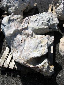 Solitérny kameň, hmotnosť 870 kg, výška 180 cm - Solitérny kameň, hmotnosť 1000 kg, výška 150 cm | T - TAKÁCS veľkoobchod