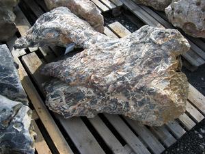 Solitérny kameň, hmotnosť 510 kg, výška 130 cm - Vápencový Chorvátsky solitérny kameň | T - TAKÁCS veľkoobchod