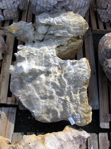 Solitérny kameň, hmotnosť 660 kg, výška 110 cm - Dolomitový solitérny kameň, hmotnosť 200 - 2000 kg | T - TAKÁCS veľkoobchod
