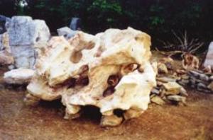 Showstone monolit solitérny kameň - Mramorový biely solitérny kameň, hmotnosť 500 - 2000 kg | T - TAKÁCS veľkoobchod
