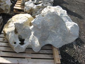 Solitérny kameň, hmotnosť 720 kg, výška 145 cm - Black Angel leštený solitérny kameň | T - TAKÁCS veľkoobchod