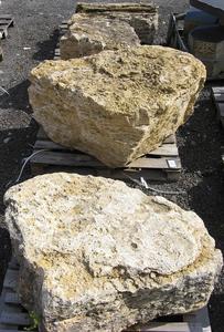 Travertín L solitérny kameň, hmotnosť 200 - 2000 kg - Solitérny kameň, hmotnosť 930 kg, výška 160 cm | T - TAKÁCS veľkoobchod