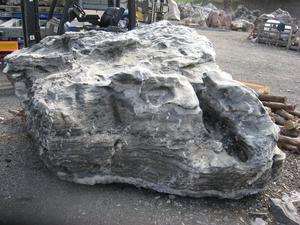 Solitérny kameň, hmotnosť 9160kg, výška 260 cm - Solitérny kameň - monolitys hmotnosťou od 500 do 999kg | T - TAKÁCS veľkoobchod