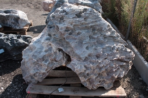 Solitérny kameň, hmotnosť 930 kg, výška 160 cm - | T - TAKÁCS veľkoobchod